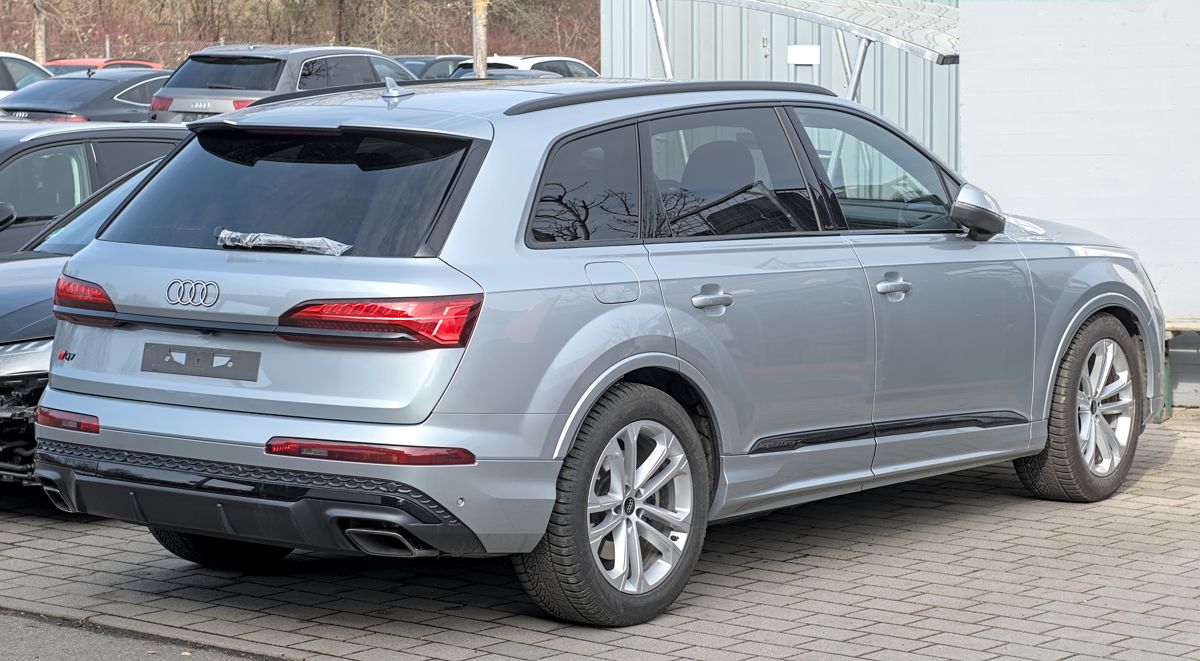 Q7 (4M) 실제 사진모습